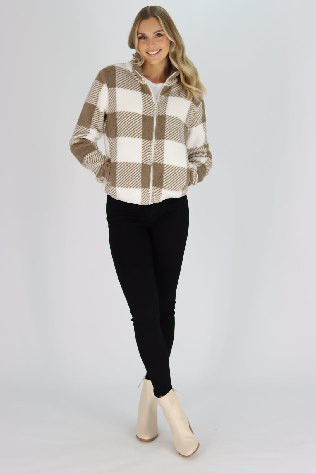 Jannet Plush Jumper In Mocha