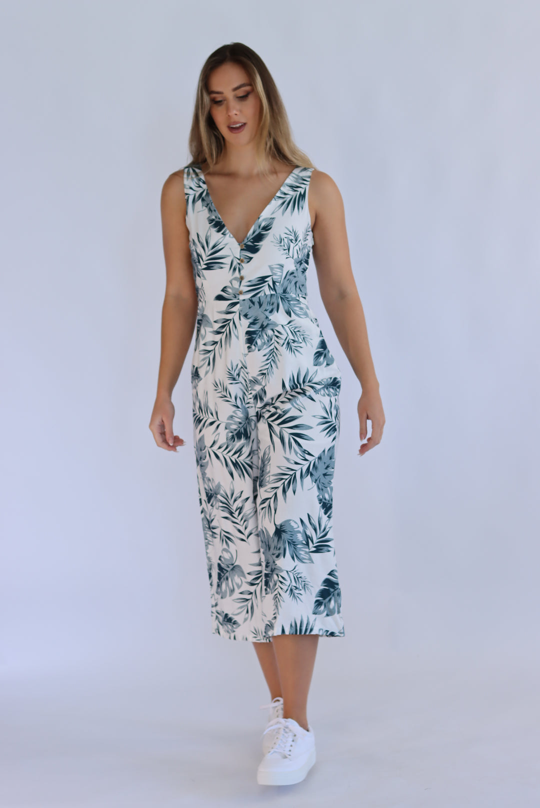 Jordie Jumpsuit In White Tropical