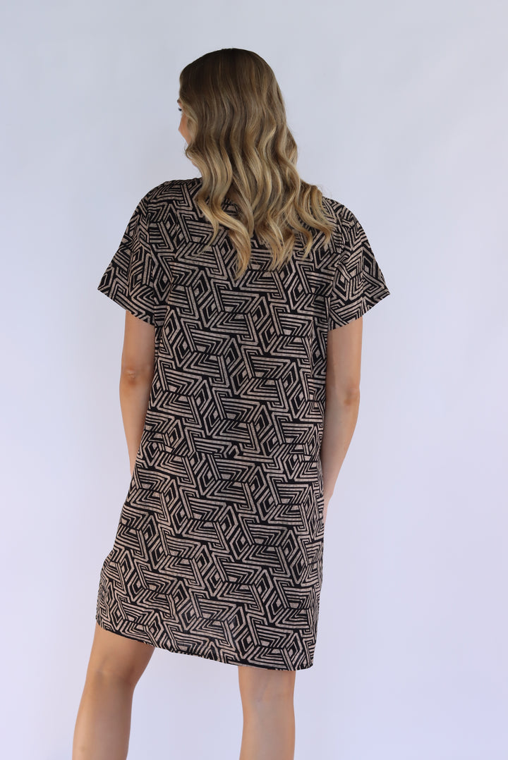 Emberly Shift Dress In Brown