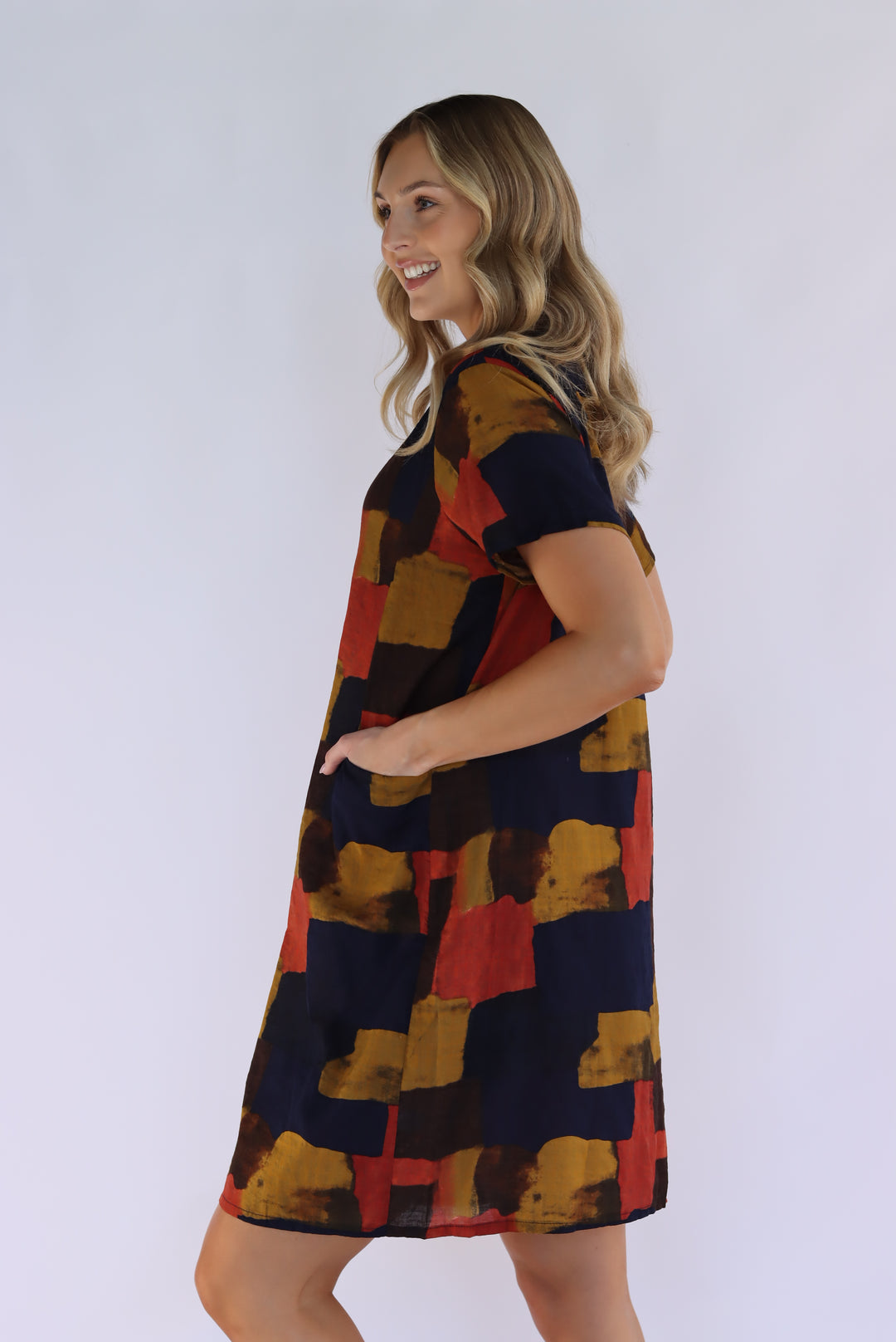 Kaima Abstract Print Shift Dress