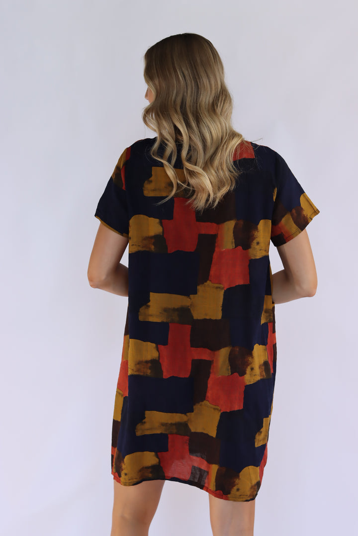 Kaima Abstract Print Shift Dress