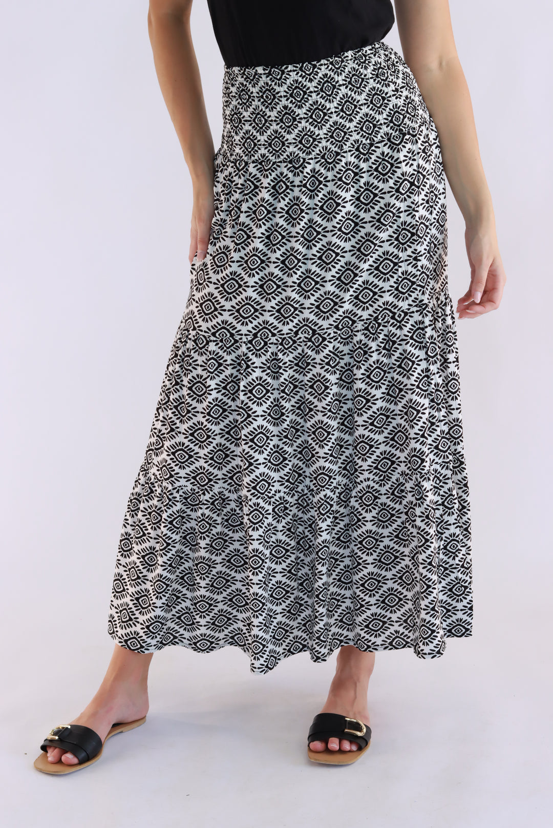 Easy Charmer Skirt In Black
